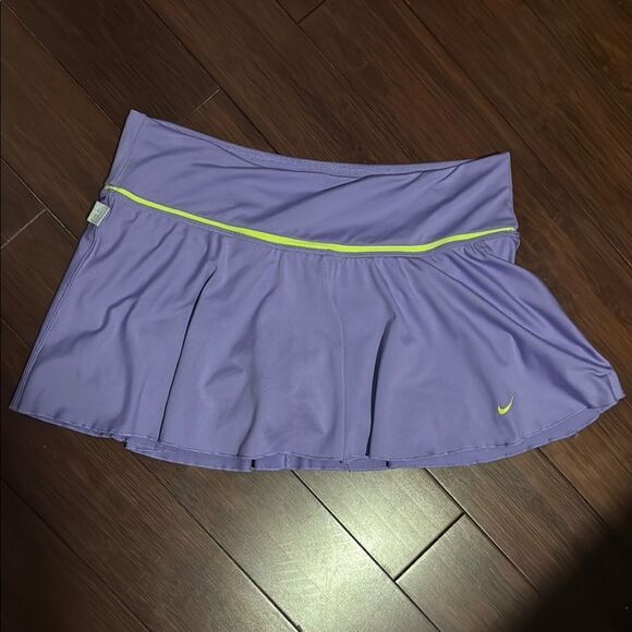 Nike Purple Skater Mini Skirt Athletic Pleated Size Medium - Worn Once - Dri Fit - Picture 1 of 3